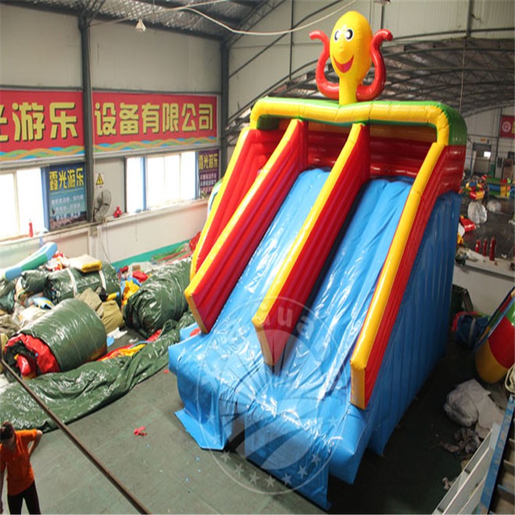 丹巴水上充气滑梯